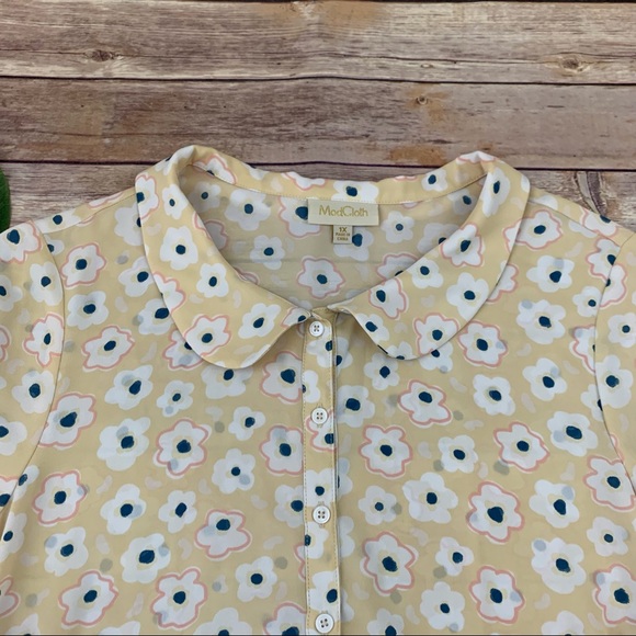 Modcloth floral peter pan collar button up top - Picture 2 of 12